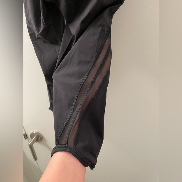 Lululemon 25 inch black leggings with sheer striped sides - Picture 9 of 9